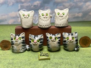 2 x Mini Ceramic Cats